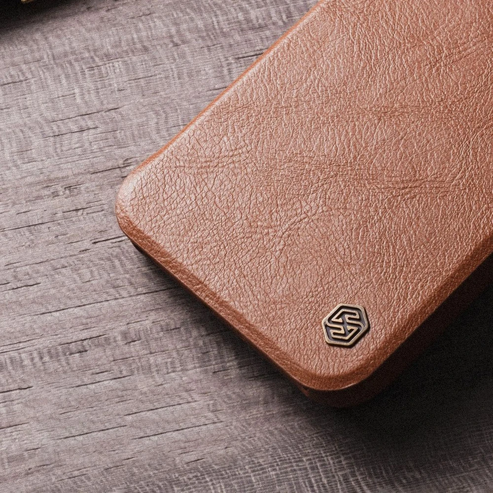 Dėklas Nillkin Qin Pro Leather Apple iPhone 14 Plus raudonas
