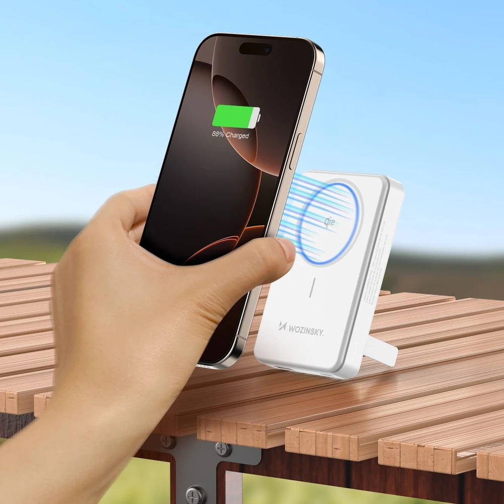 Powerbank Wozinsky WLWP-10KA0Y3WS 22.5W PD Qi2 10000 mAh, su stoveliu, 1x USB-A, 1x USB-C – baltos spalvos