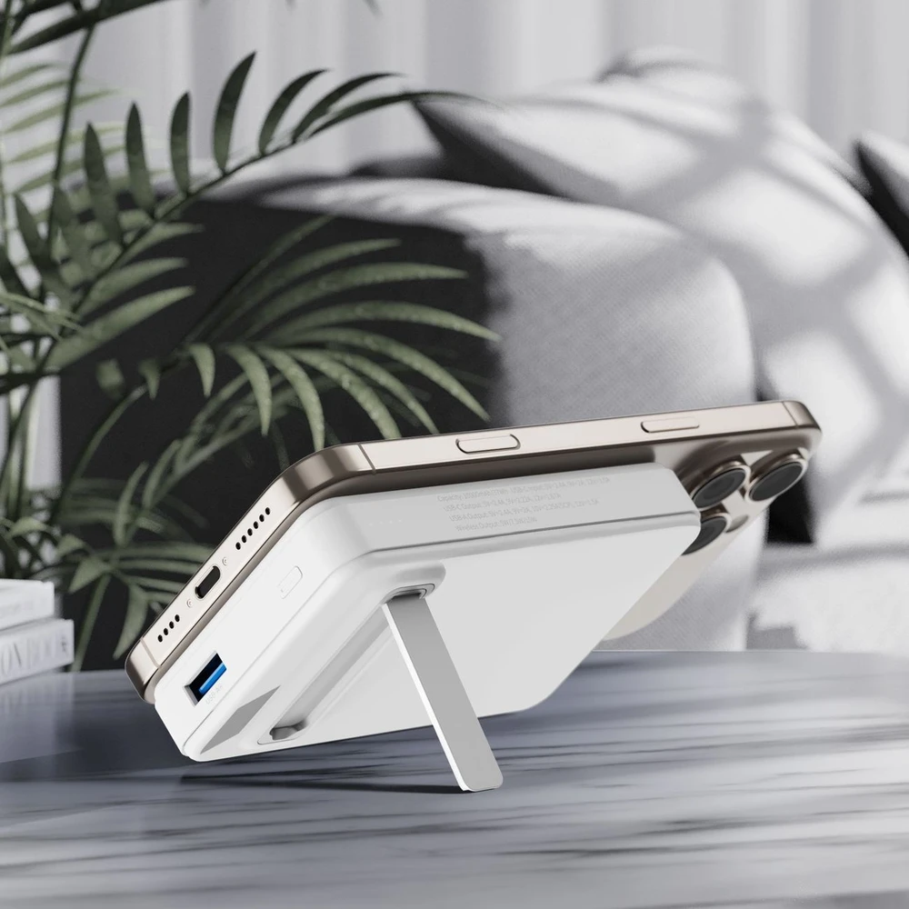 Powerbank Wozinsky WLWP-10KA0Y3WS 22.5W PD Qi2 10000 mAh, su stoveliu, 1x USB-A, 1x USB-C – baltos spalvos