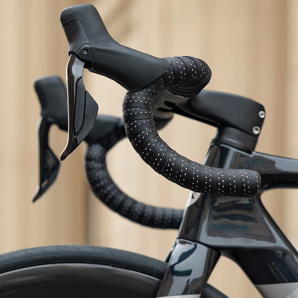 Rockbros dviračio vairo juosta Perforated Silicone – juodos spalvos
