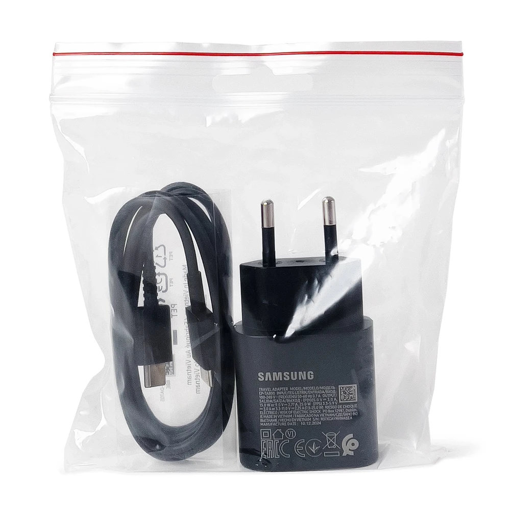 112803 EP-TA800EBE + EP-DA705BBE Samsung 25W Travel Charger + USB-C/USB-C Data Cable juodos spalvos be pakuotės