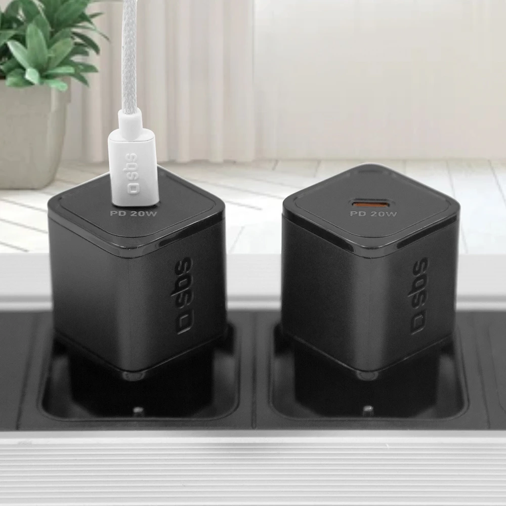 SBS TETRGAN1C20K 20W GaN USB-C laidinis įkroviklis su Power Delivery – juodos spalvos