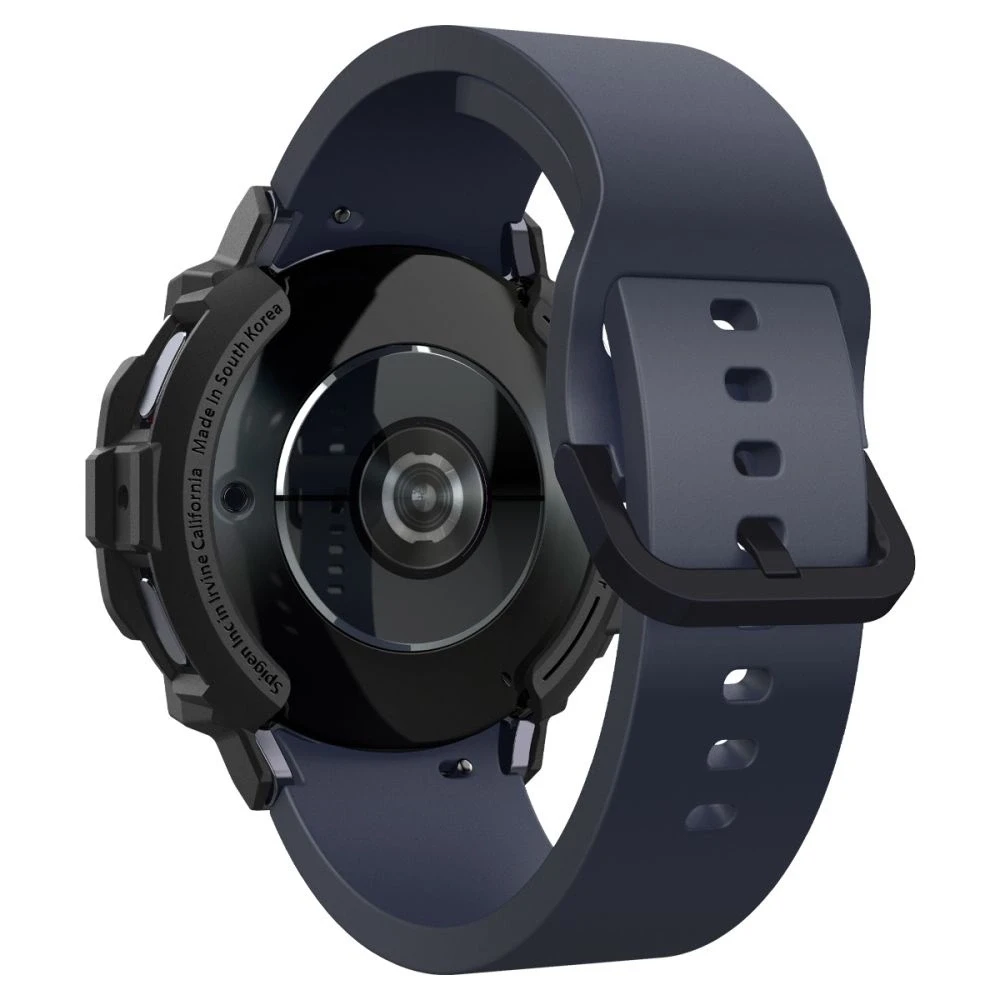 „Spigen Rugged Armor“ dėklas, skirtas „Samsung Galaxy Watch 7“ 44 mm (matinis juodas)