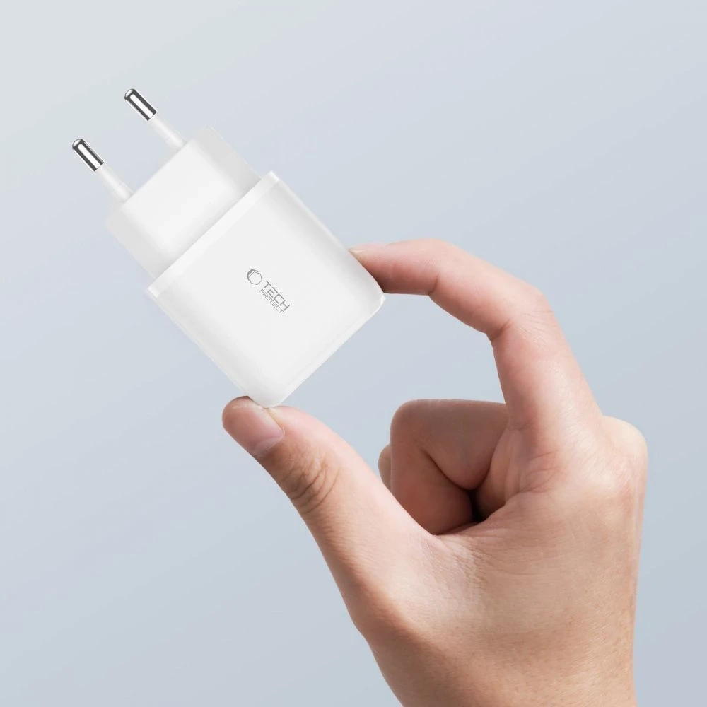 Laidinis įkroviklis 20W USB-C PD + USB QC3.0 + Kabelis 1m USB-C – Lightning Tech-Protect C65W baltos spalvos
