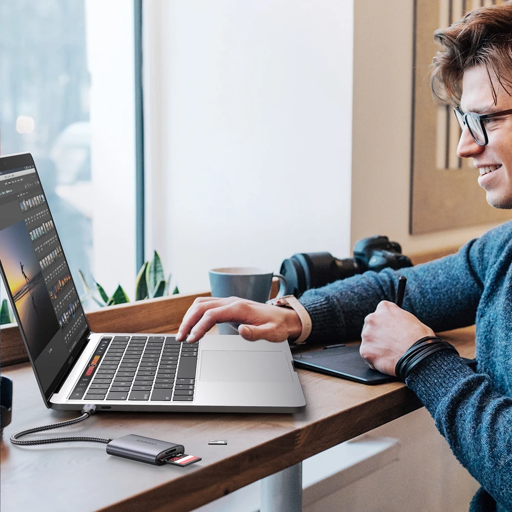USB-C kortelių skaitytuvas, UGREEN CM401 (pilka)