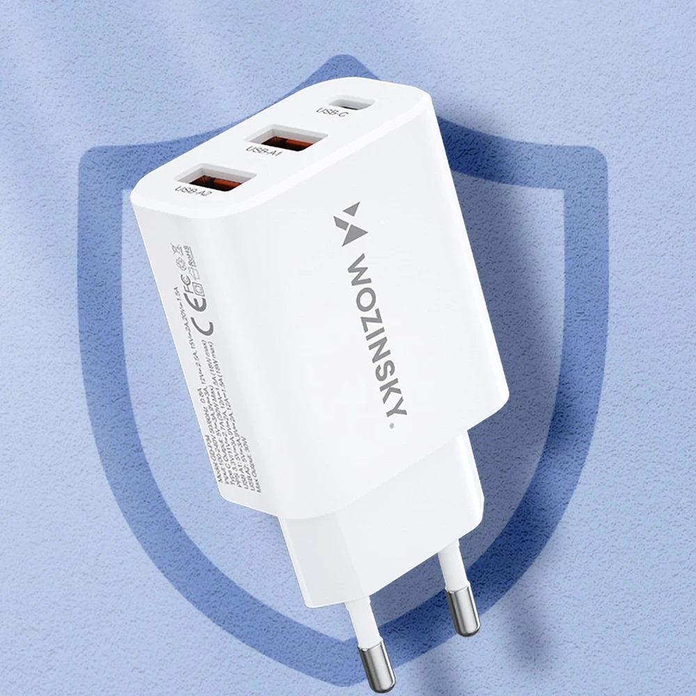 Wozinsky CWCUCW 30W USB-C / 2 x USB-A laidinis įkroviklis – baltos spalvos