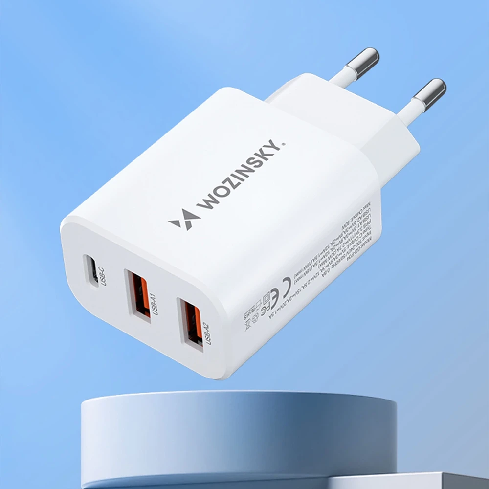 Wozinsky CWCUCW 30W USB-C / 2 x USB-A laidinis įkroviklis – baltos spalvos