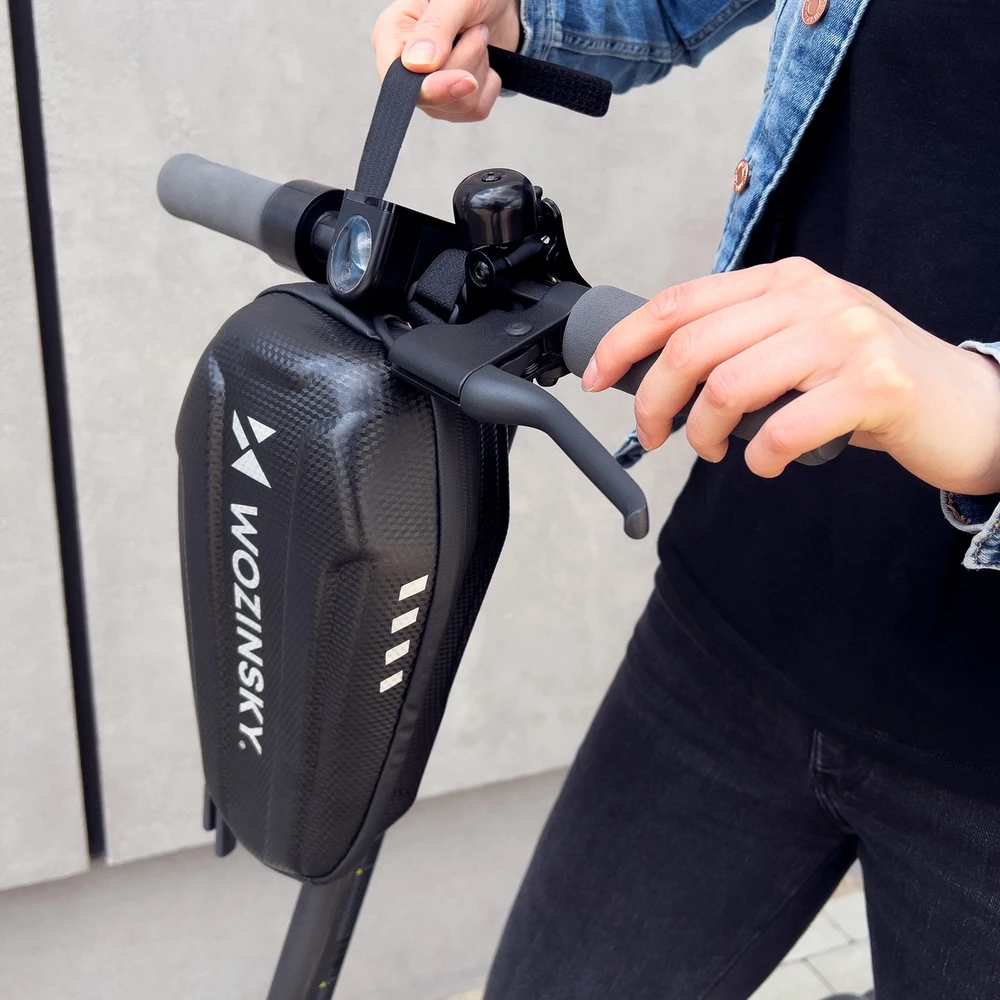 Wozinsky waterproof scooter handlebar bag 3l handlebar bag juodos spalvos (WSB4BK)