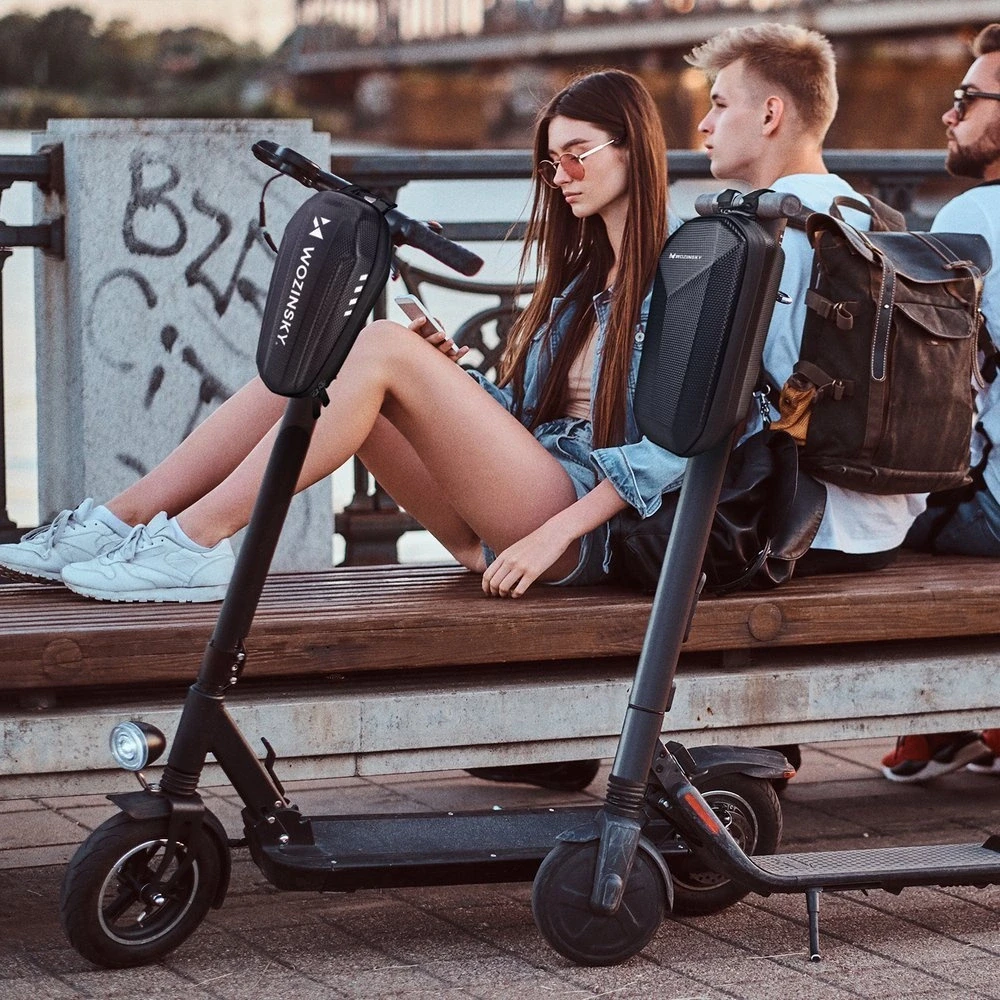 Wozinsky waterproof scooter handlebar bag 3l handlebar bag juodos spalvos (WSB4BK)