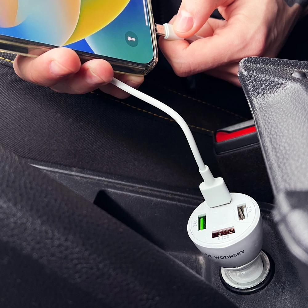 Wozinsky WCCAW 50W 4x USB-A QC automobilinis įkroviklis – baltos spalvos
