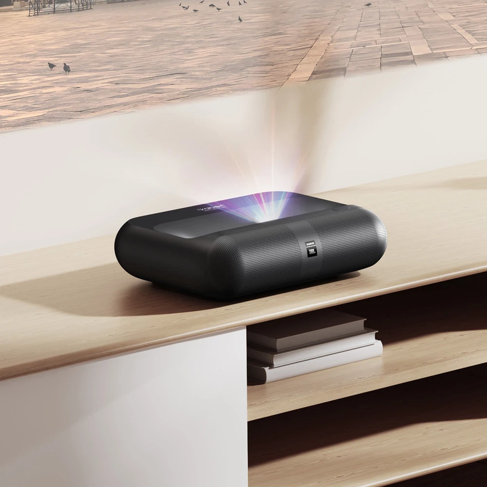 „Yaber K300s“ – išmanusis lazerinis projektorius namų kinui su „Google TV“, „JBL Sound“, itin trumpu projekcijos kampu, juodas
