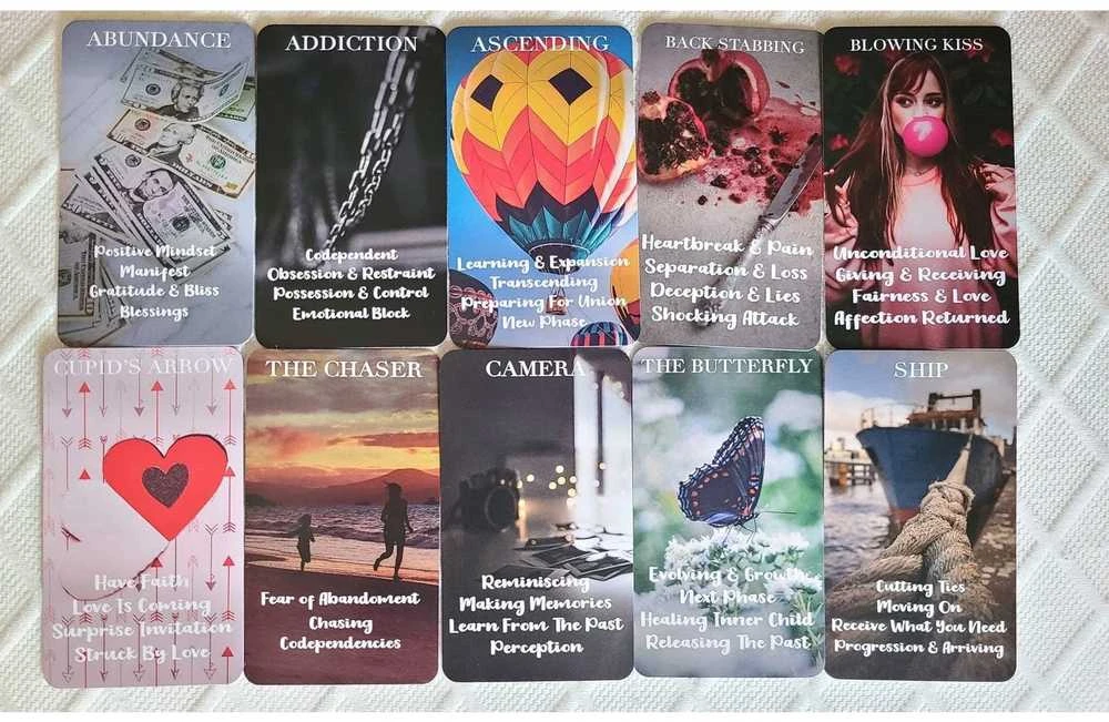 Būrimo kortos "Mystyc Raudona Rose Oracle"