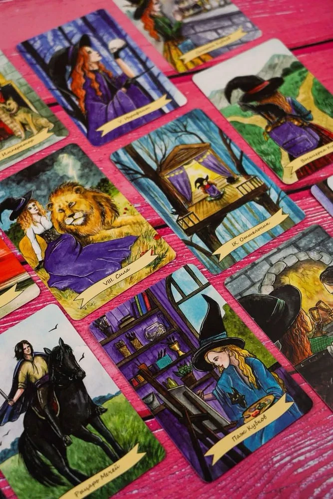 Rinkinys kortos+knygutė rusų kalba WITCH TAROT - A Real Witch