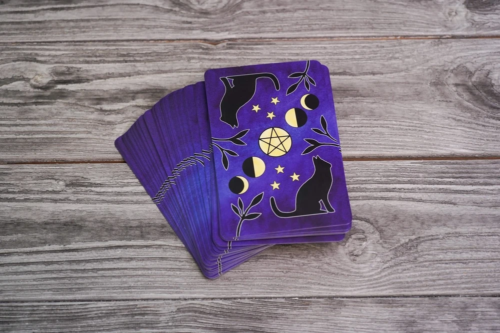 Rinkinys kortos+knygutė rusų kalba WITCH TAROT - A Real Witch