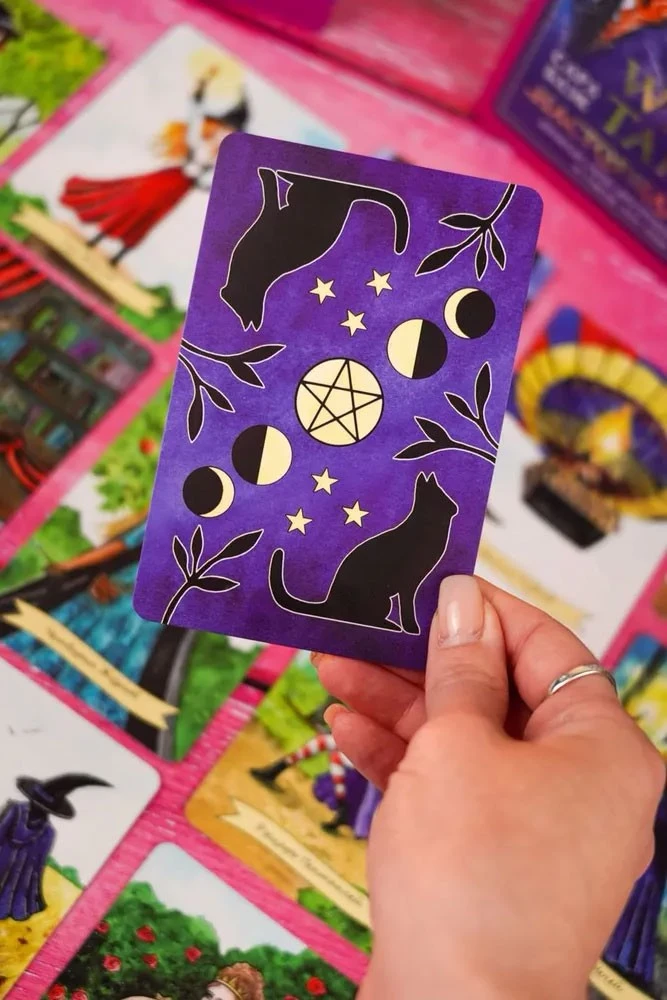 Rinkinys kortos+knygutė rusų kalba WITCH TAROT - A Real Witch