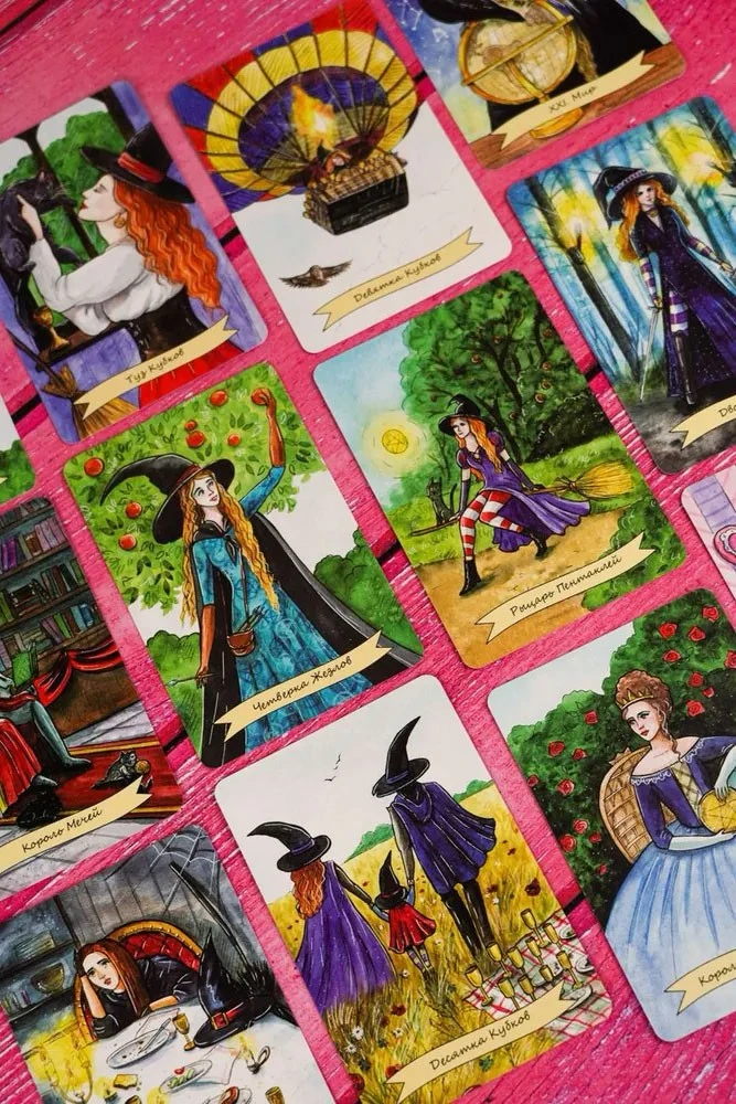 Rinkinys kortos+knygutė rusų kalba WITCH TAROT - A Real Witch