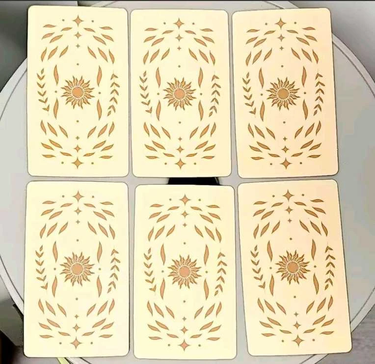 Taro kortos "Neoteric Feminine Tarot"