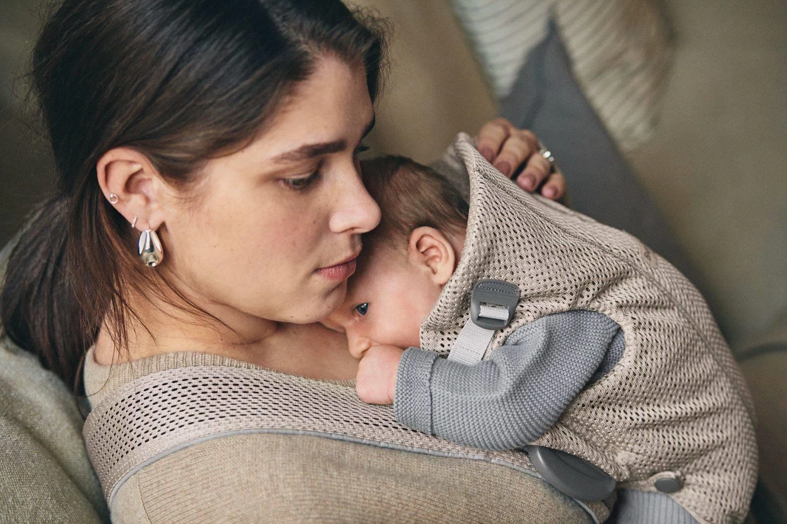 BABYBJORN nešioklė Mini Greige 3D Mesh