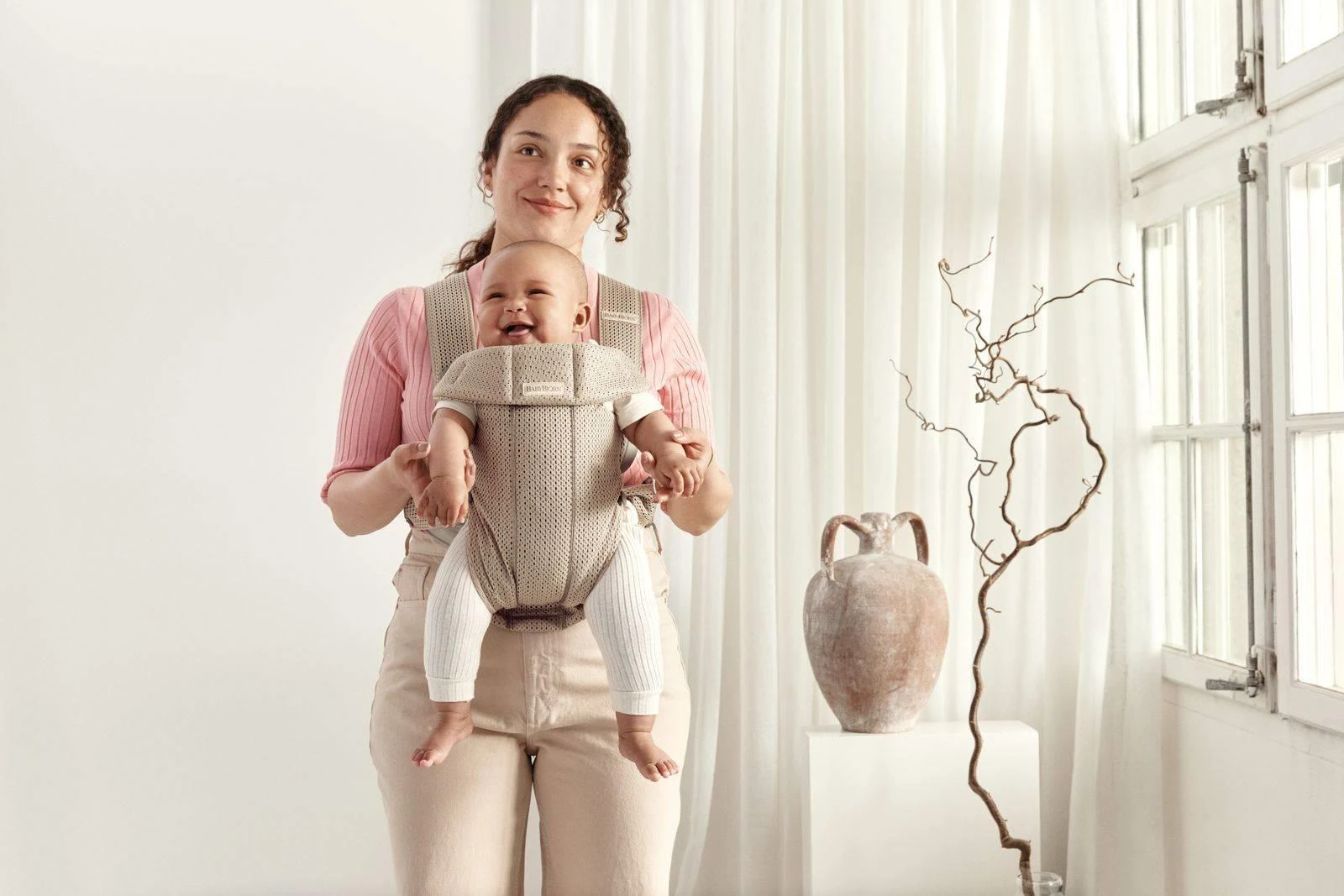 BABYBJORN nešioklė Mini Greige 3D Mesh
