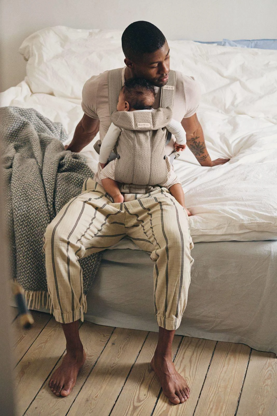 BABYBJORN nešioklė Mini Greige 3D Mesh