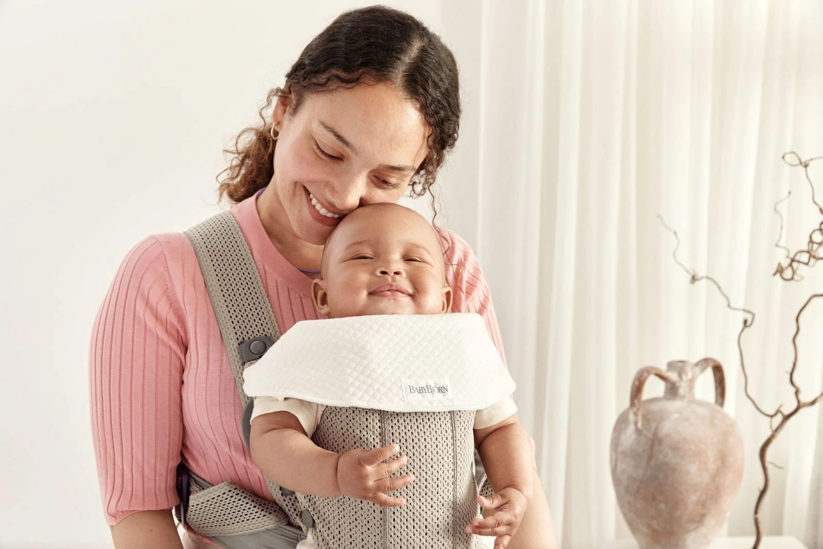 BABYBJORN nešioklė Mini Greige 3D Mesh