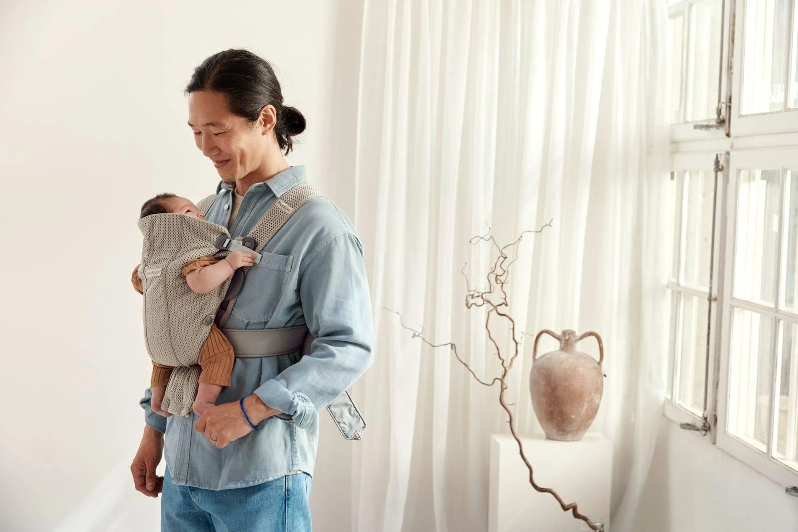 BABYBJORN nešioklė Mini Greige 3D Mesh