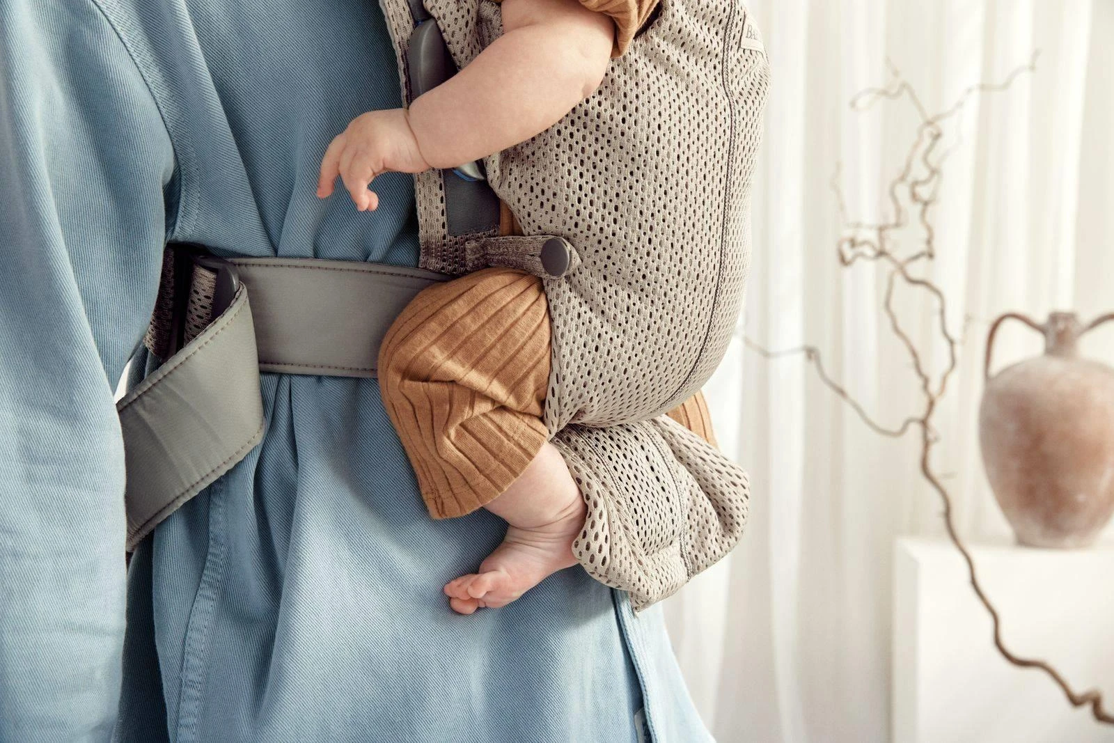 BABYBJORN nešioklė Mini Greige 3D Mesh