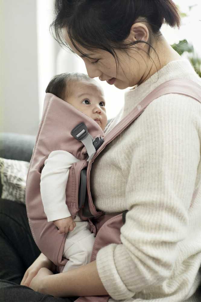 BabyBjorn Baby Carrier Mini Woven – maža nešynė naujagimiui | Rožinė