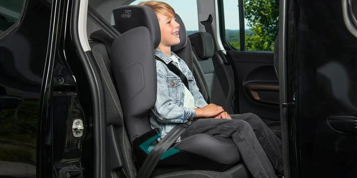Britax Römer Adventure Plus su vaiku automobilyje