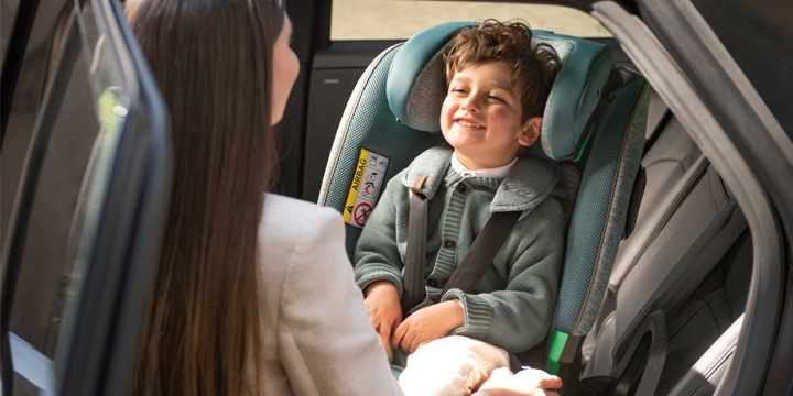 Chicco Bi-Seat Air i-Size - automobilinė kėdutė su Isofix pagrindu, 40-150 cm | Juodasis oras aprašymas - Prekės nuotrauka