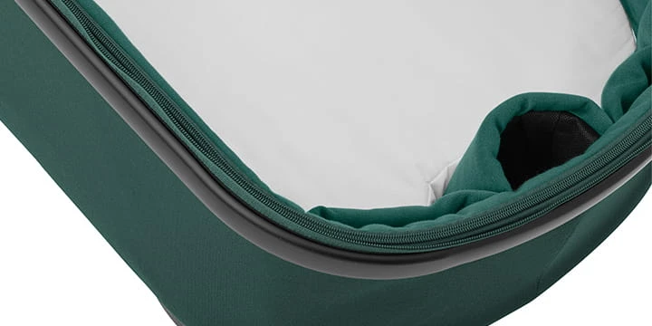 Maxi-Cosi Plaza + - daugiafunkcinis wózek, komplektas 2w1 | Essential Juodas aprašymas - Prekės nuotrauka Maxi-Cosi Plaza + - daugiafunkcinis wózek, komplektas 2w1 | Essential Juodas aprašymas - Prekės nuotrauka