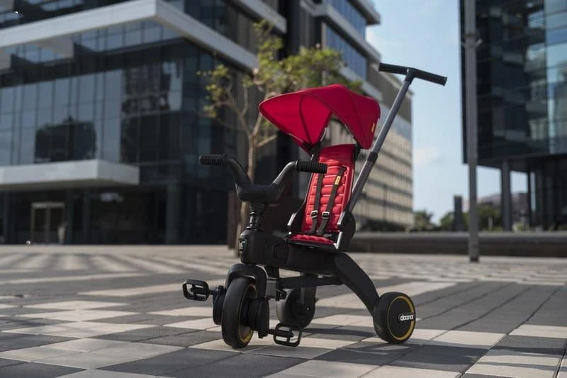 Doona Liki Trike S3 5in1 Sulankstomas triratukas dviratukas - Juodas/raudonas