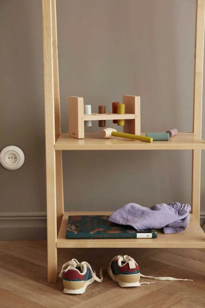 Kids Concept Vaikiškas konceptas – Suoliukas su plaktuku | Daugiaspalvis (NEO)
