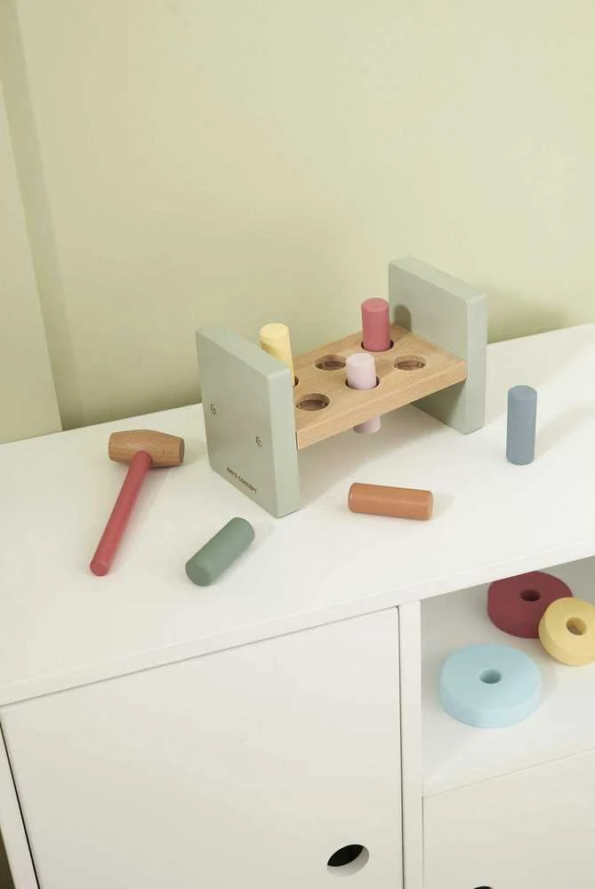 Usorteret Kids Concept Vaikiškas konceptas – Suoliukas su plaktuku | Daugiaspalvis (EDVIN)