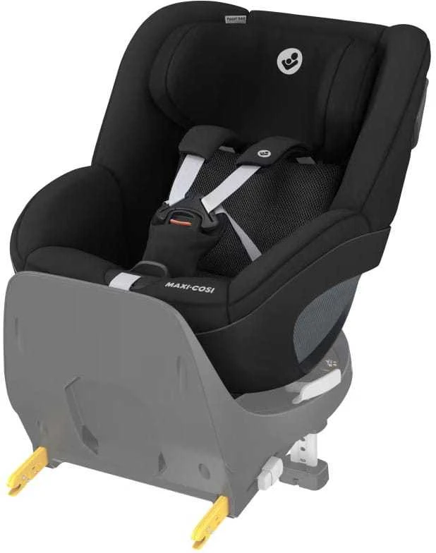 Maxi Cosi Pearl 360 juoda kėdutė su pasukamu pagrindu