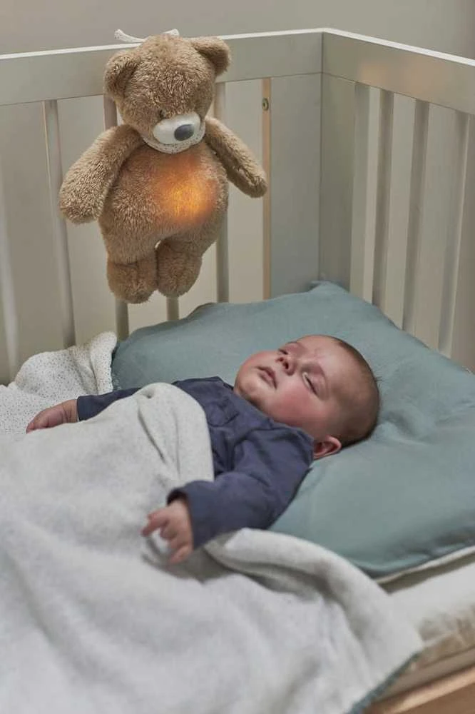 NATTOU Sleepy - dūzgiantis mielas žaislas su verksmo jutikliu 4in1 | Meškiukas Grėjus