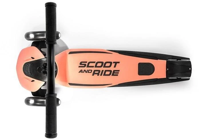 Scoot and Ride Scoot & Ride Highwaykick 5 LED Peach