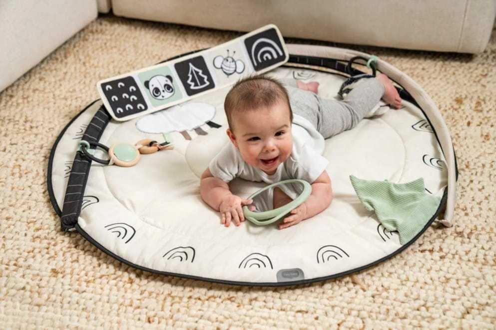 Tiny Love Decor Baby Gym Su mediniu stovu juoda-balta