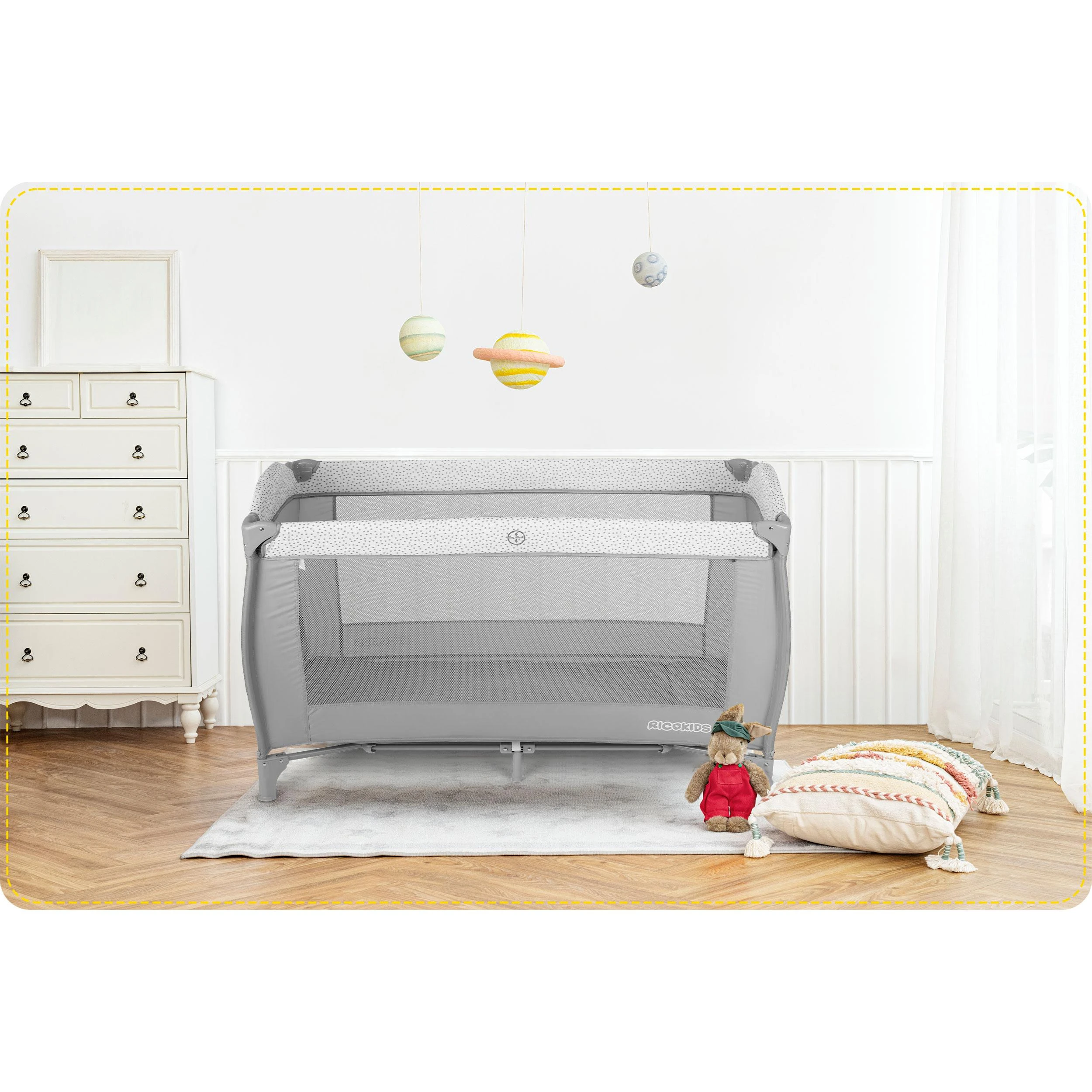 Ricokids Kelioninė lovytė su čiužiniu ir krepšiu 127,5 x 66 x 82 cm RK-242, pilka