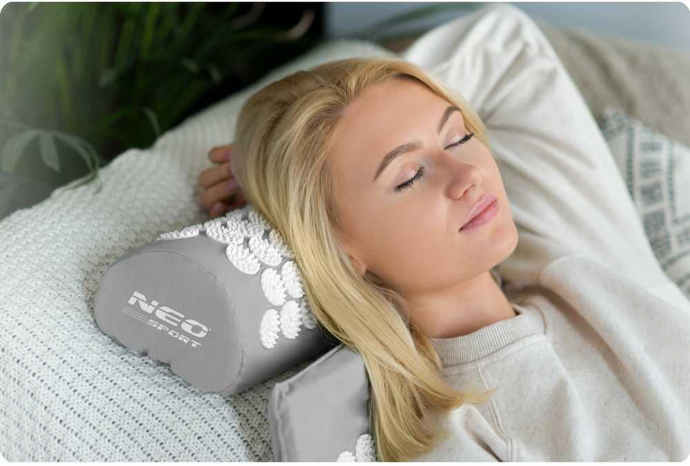 „Neo-Sport NS-900“ akupresūros kilimėlis su smaigaliais, pilkas ir baltas