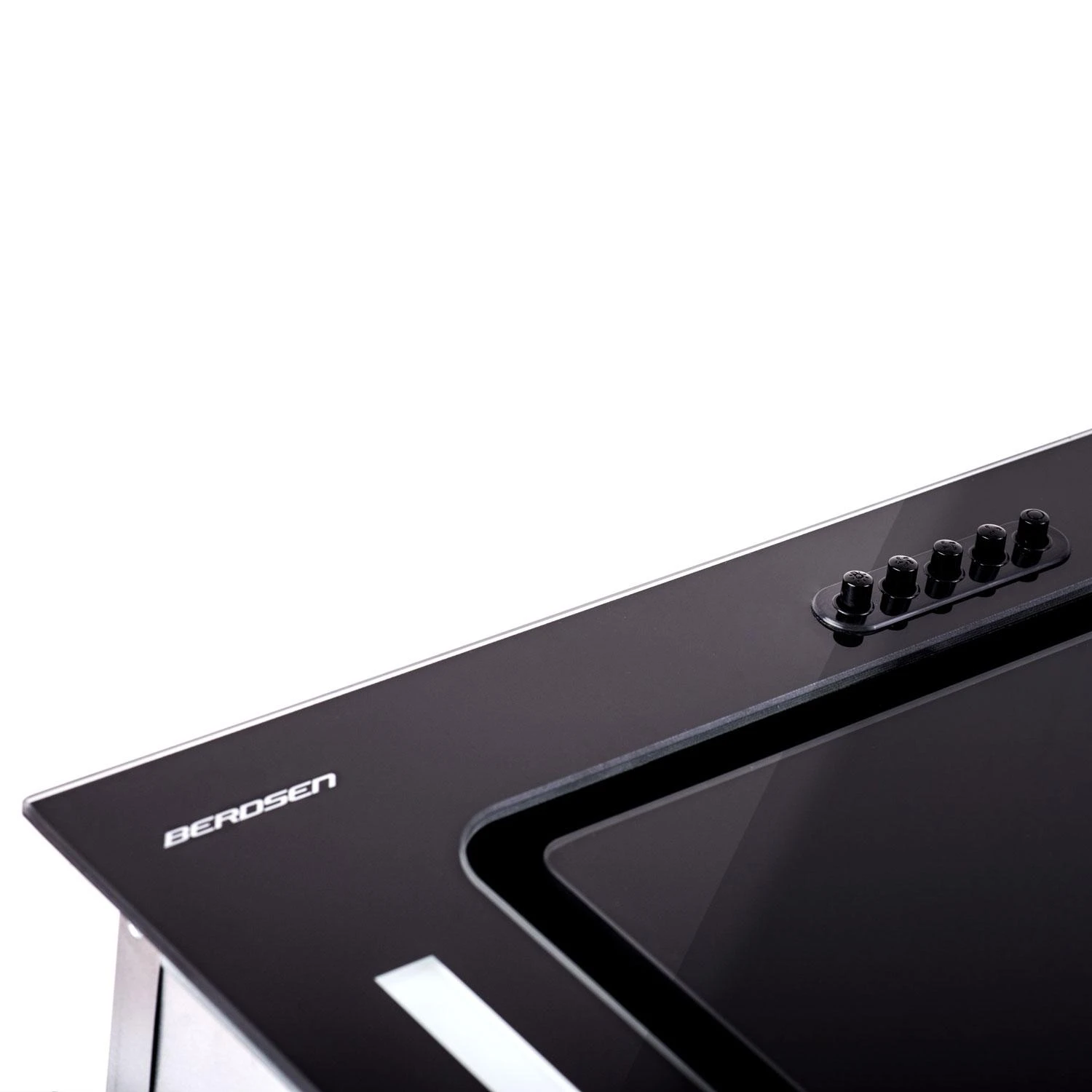 Berdsen Juodas virtuvinis po spintelę montuojamas gartraukis 52 cm BE-52A
