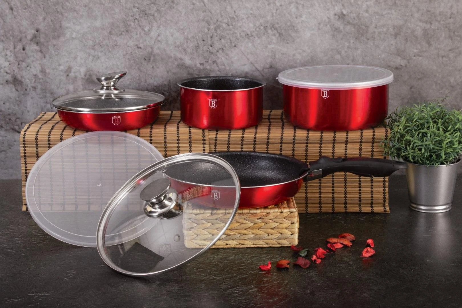 9 DALIES PUODŲ RINKINYS. CLICK & COOK BERLINGER HAUS METALLIC LINE BURGUNDY BH-6145