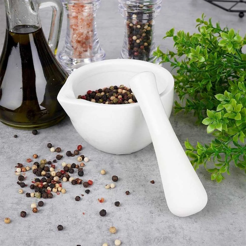 Excellent Houseware Porceliano prieskonių grūstuvė balta - stovėti ir praktiška