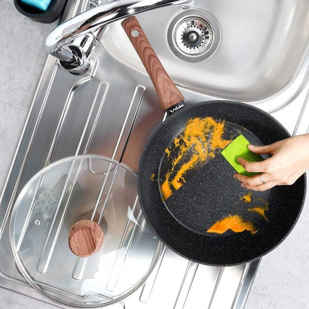Aliumininė keptuvė su granitine danga ir stiklo dangčiu Vilde Juodas&amp;Wood 28 cm, 3,5 l