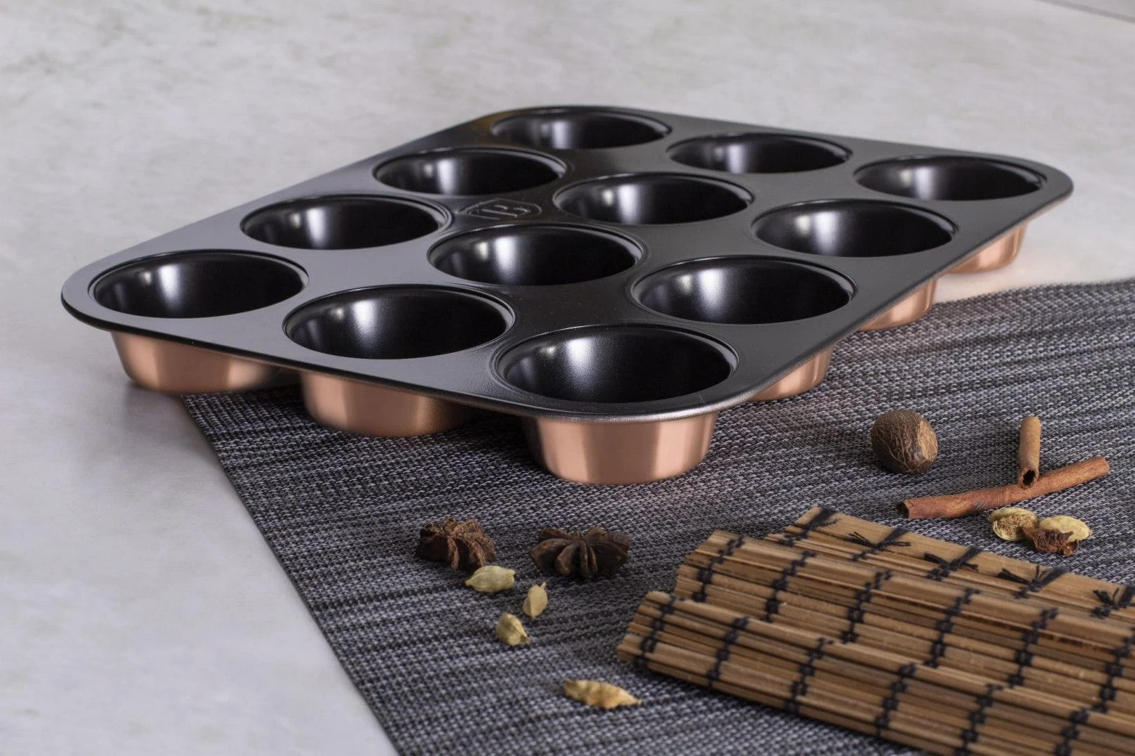 MIFFINŲ KEPIMO FORMA x12 BERLINGER HAUS METALLIC ROSE GOLD BH-6473