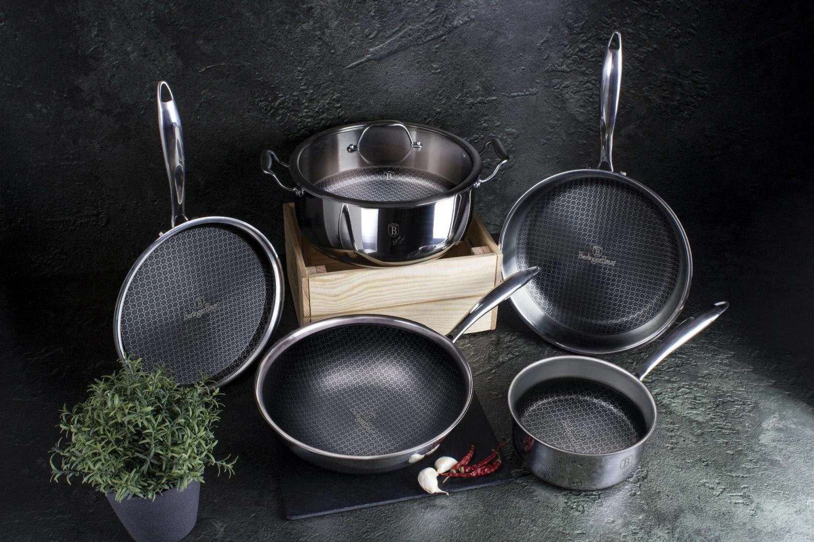 PLIENINIS PUODAS 18/10 2,7L 20cm BERLINGER HAUS ETERNAL COLLECTION BH-7444