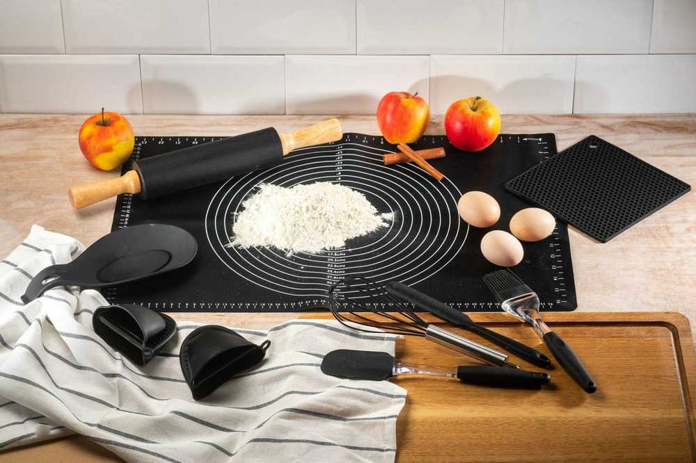 SILIKONINIO STALO RINKINYS 40 x 60cm + PRIEDAI 10 ELEMENTŲ BRUNBESTE BB-1785