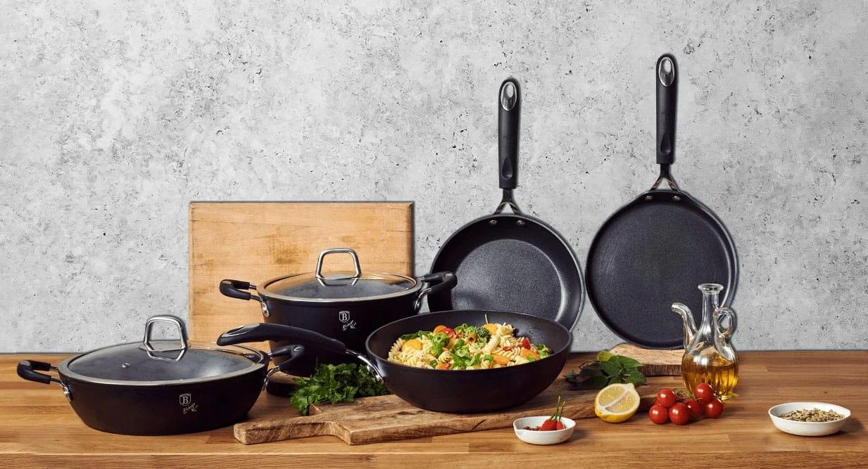 Berlinger Haus TITANIUM PUODAS 20cm 2,5L BERLINGER HAUS Juodas PROFESSIONAL LINE BH-6122