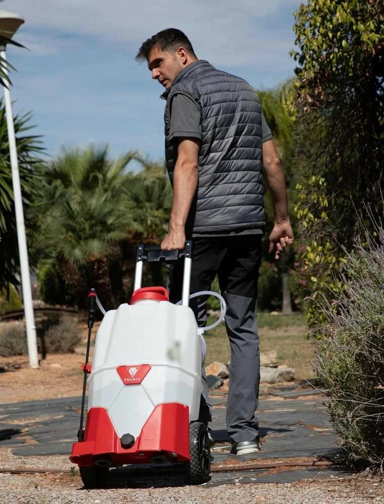 Akumuliatorinis sodo purkštuvas Pulmic Pegasus 35L su ličio baterija ir vežimėliu