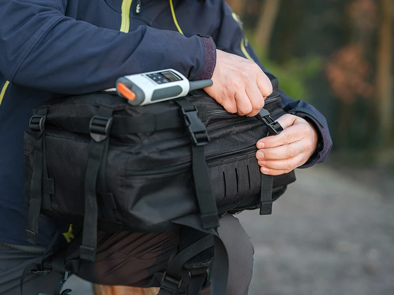 Kuprinė 16 colių „Tracer Evo“ juoda 25 l talpos ekspedicinė kuprinė
